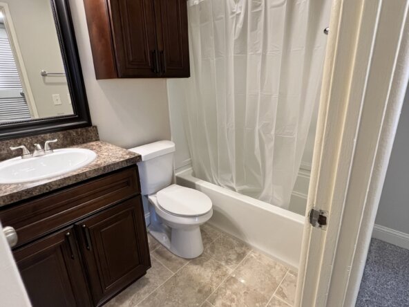 The Georgetown Apartments Batrhroom