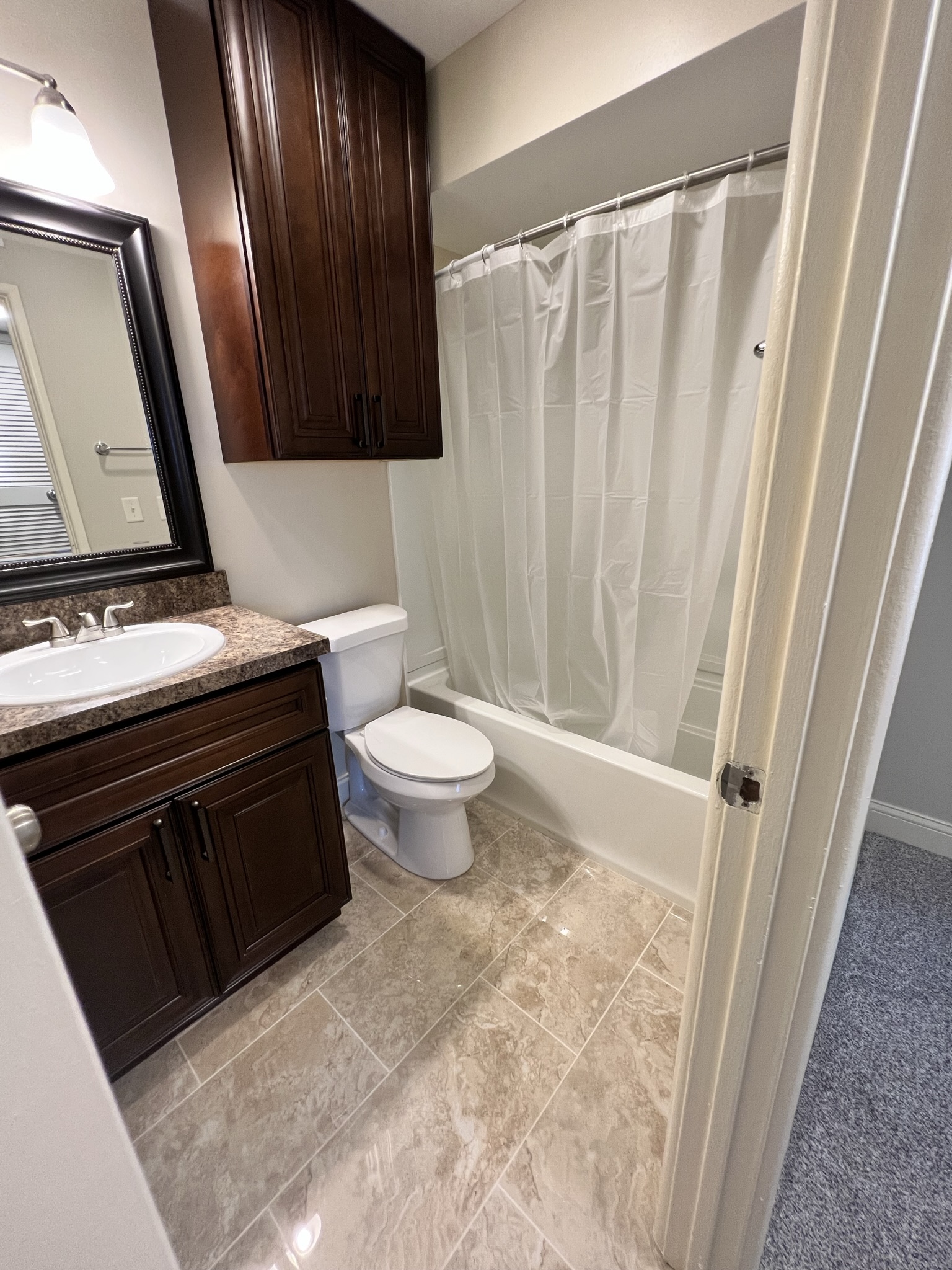 The Georgetown Apartments Batrhroom